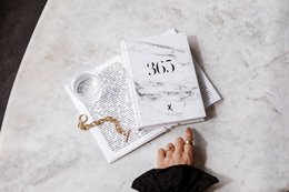 Notesbog "365", A5, hvid marmor