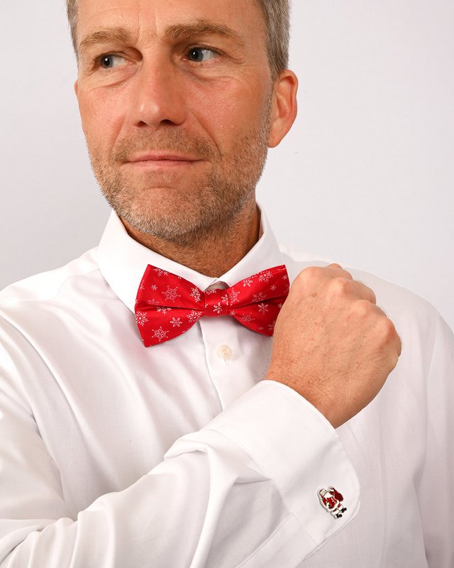Bowtie - Red with snowflakes