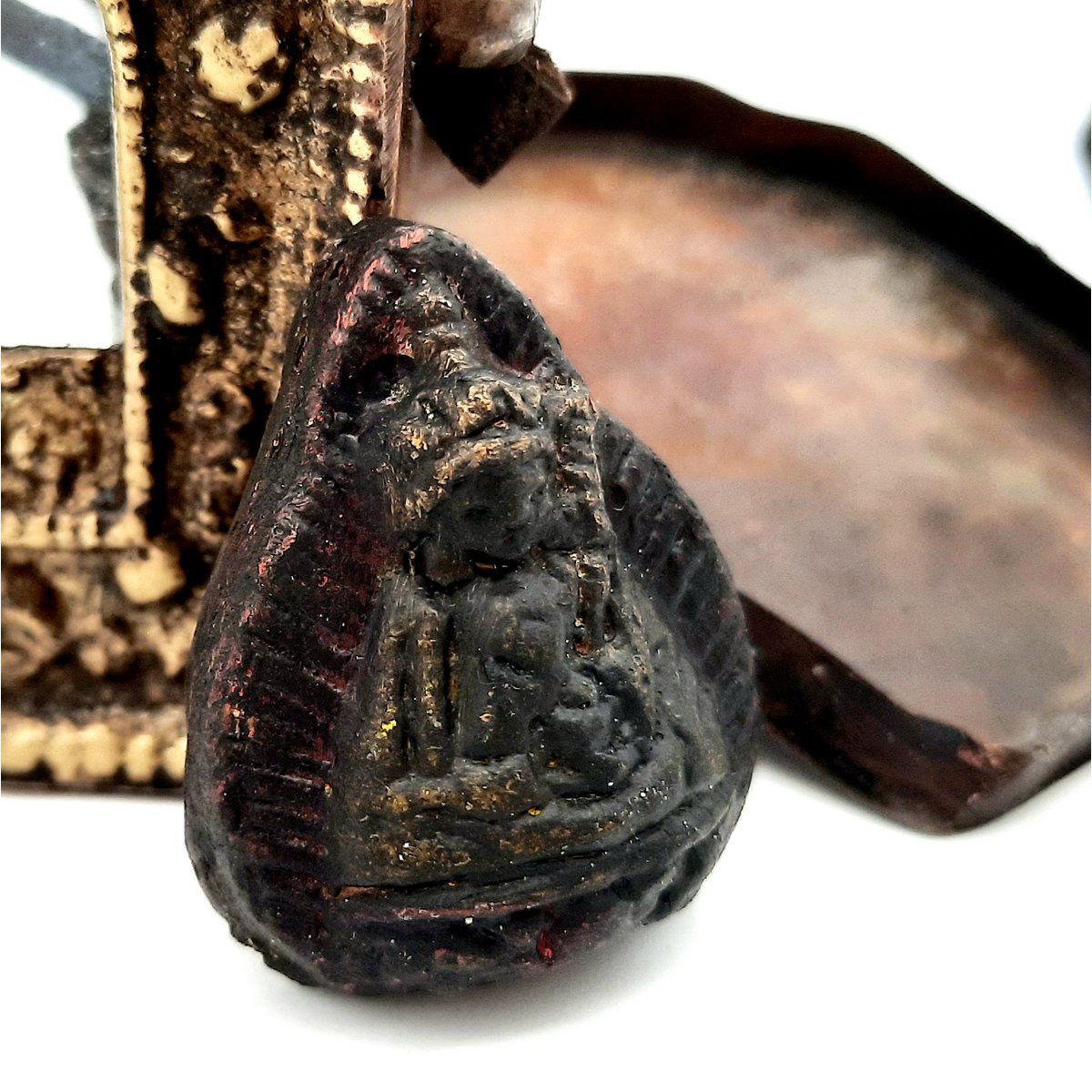 Amulet Holder | statue