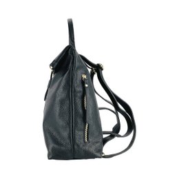 RB1021A | Soft women's backpack in genuine leather Made in Italy with adjustable shoulder straps. Zipper and accessories in shiny gold metal - Black color - Dimensions: 30 x 34 x 10.5 cm