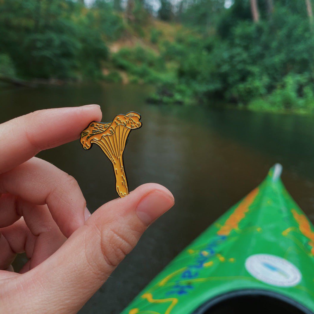 Enamel Pin "Chanterelle"