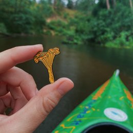 Enamel Pin "Chanterelle"
