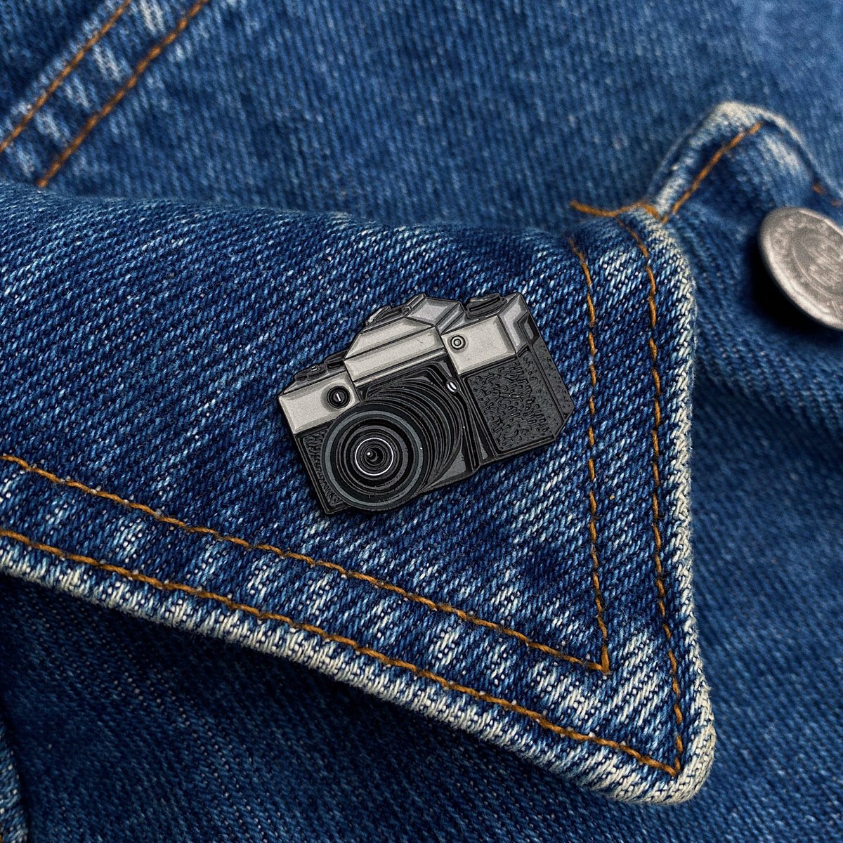 Enamel Pin "Film Camera"