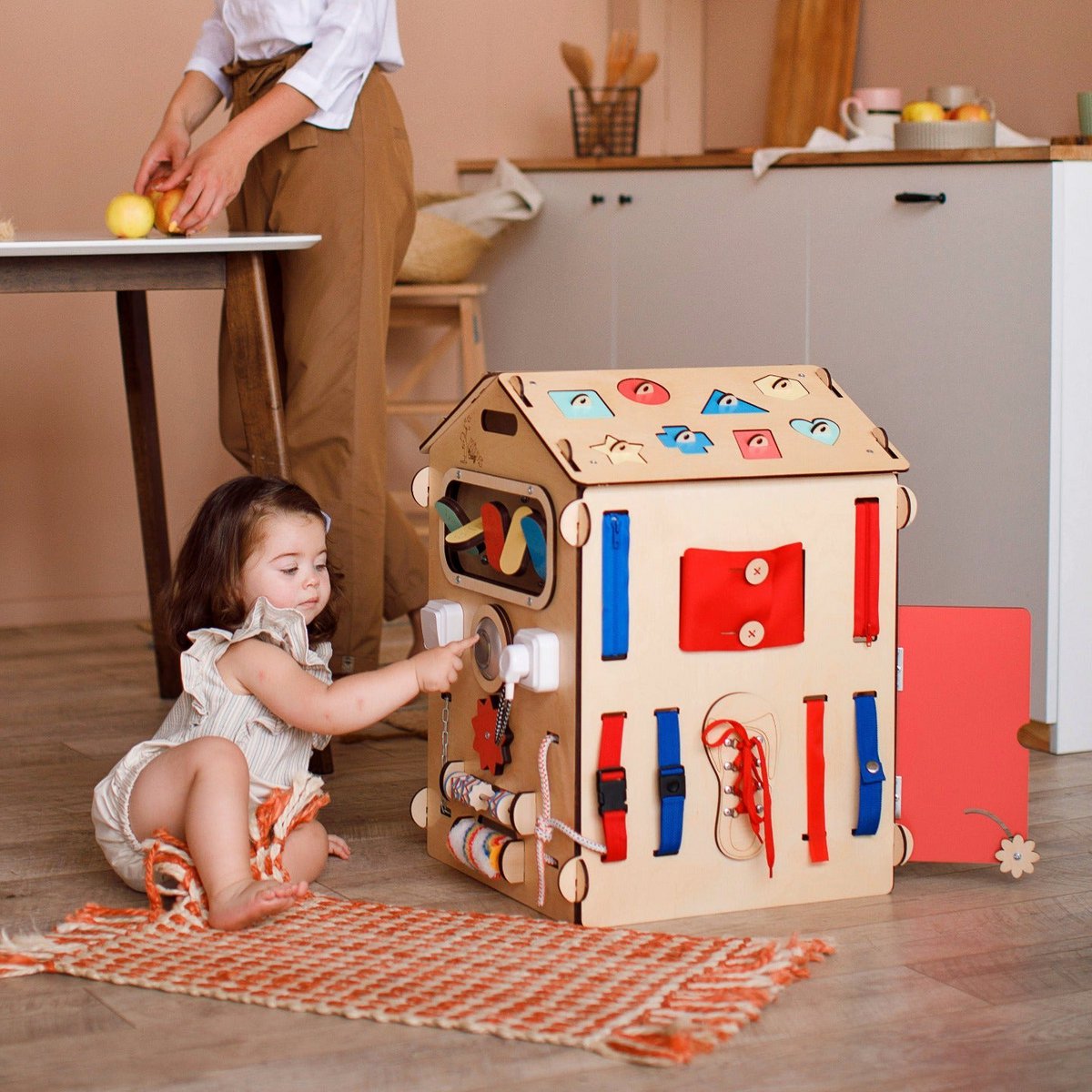 BusyBoard sensory playhouse - Natura