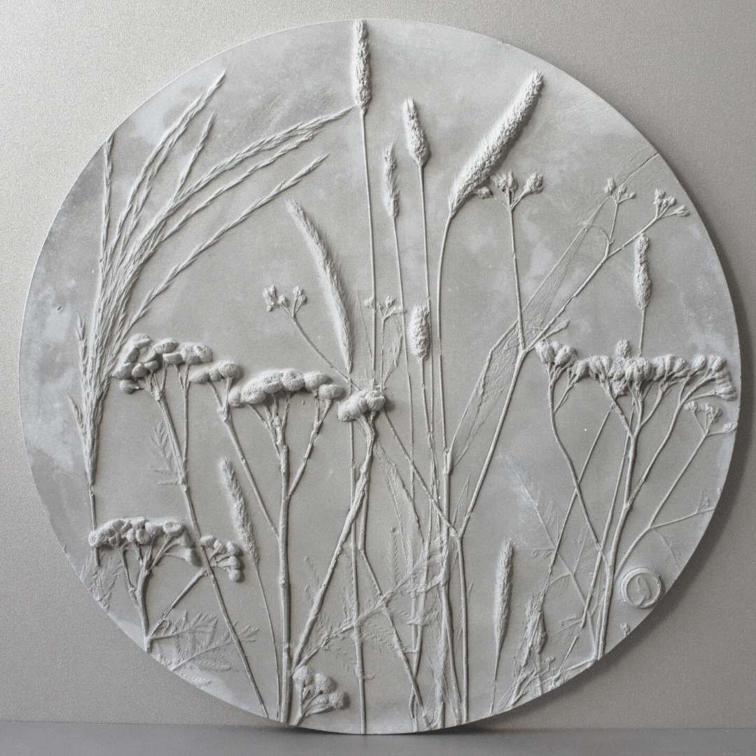 Round wall relief Floresta