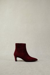 DINA BOURGUNDY CROCO SUEDE – Suède laarzen met hak in reliëf