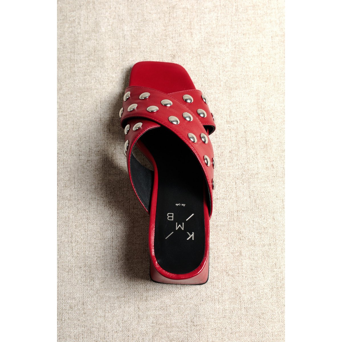 MOMMY STUDS RED – Mule nabijane ćwiekami na obcasie