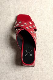 MOMMY STUDS RED – Mule nabijane ćwiekami na obcasie