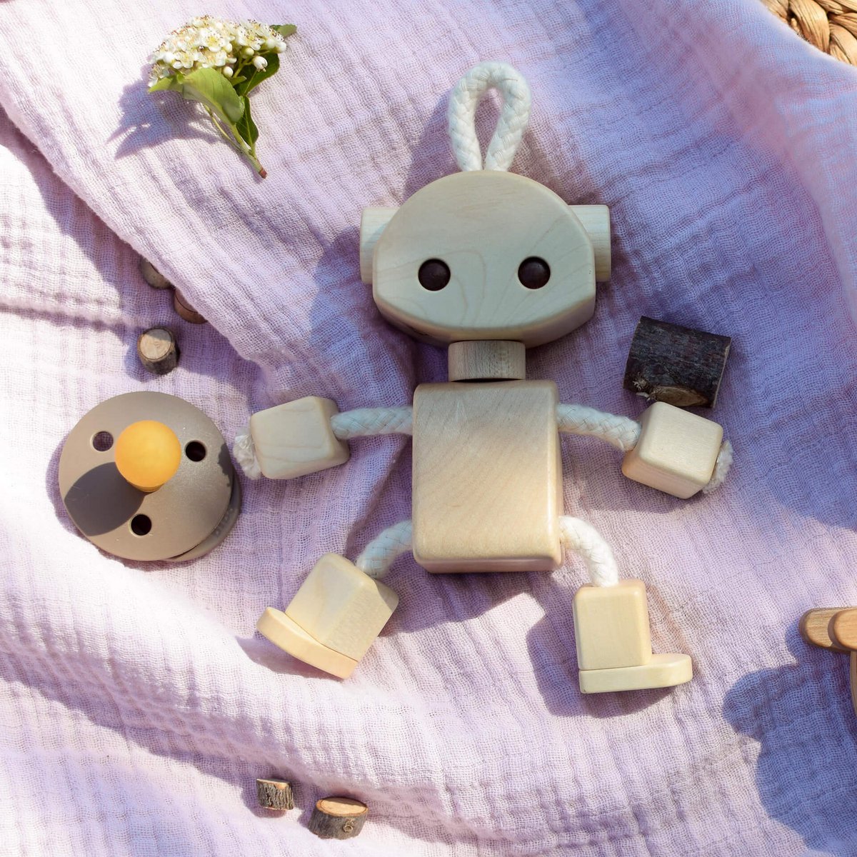 Siostra Titi Śliczny Robot Drewniany