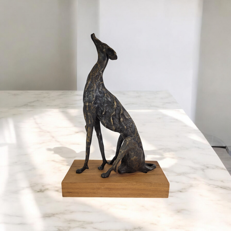 Skulpture de bronce "Legvrer" (2024) Windhat Greyhound por Bourima | Uniiat