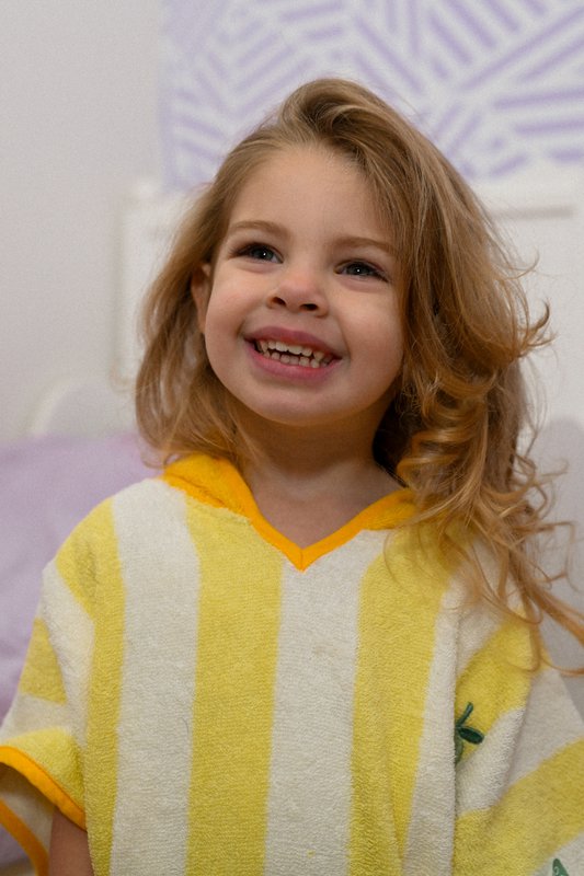 Poncho Pedro Pera con cappuccio in spugna di cotone per bambini