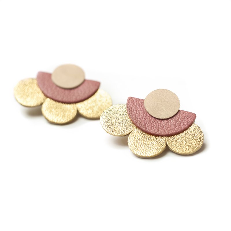 Aretes Flor grande - cuero beige oro rosa viejo
