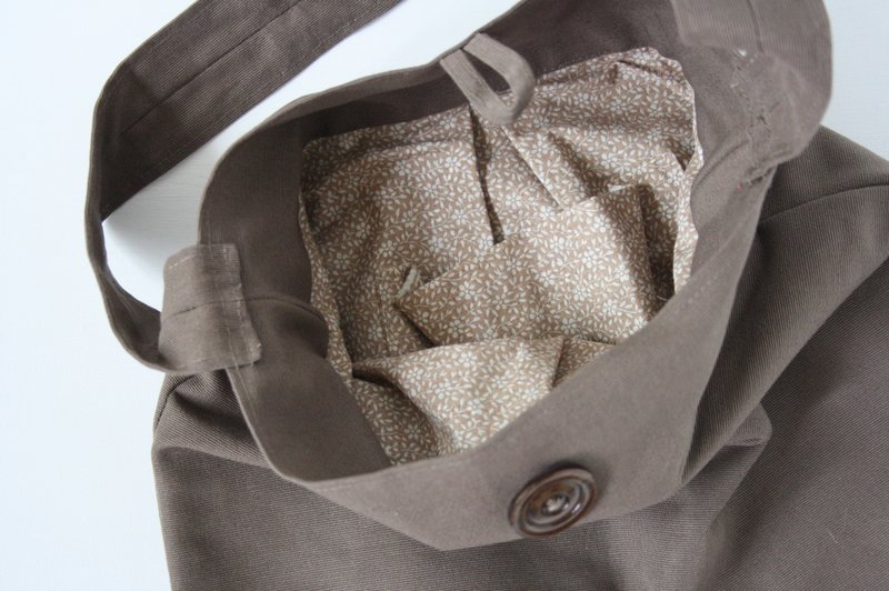 Brown shoulder bag