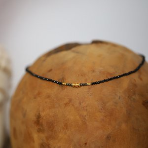 Chocker necklace spinel