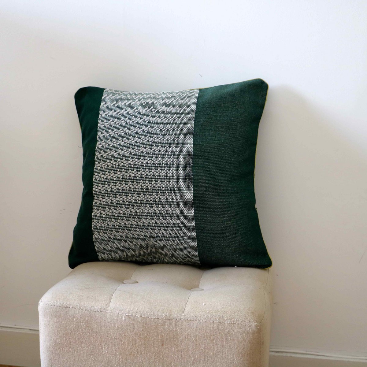 Cim Lio green decorative cushion cover