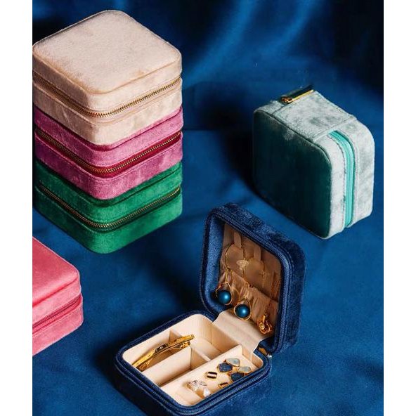 Vintage-Inspired Portable Velvet Travel Jewelry Box
