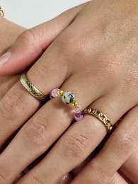 Ring med sten og glasperler