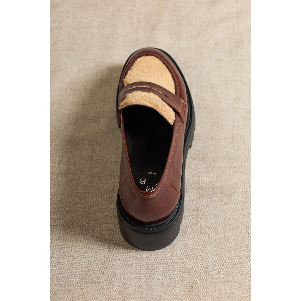 LISSY CASTAGNA BRUIN – Leren loafers met imitatiebontdetail