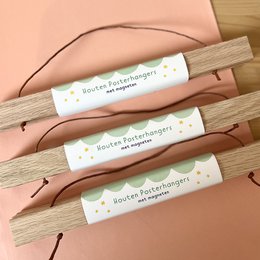  Wooden poster hanger with A4 size, suitable for displaying posters, artwork, or photographs.