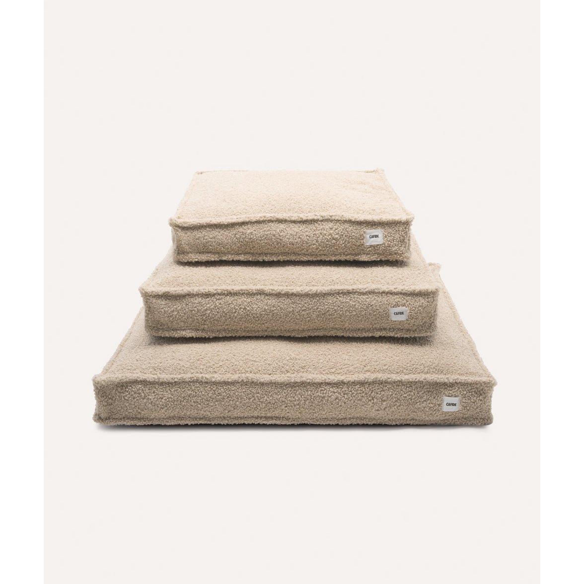 Beige Sheepskin Dog Bed, Cuadra