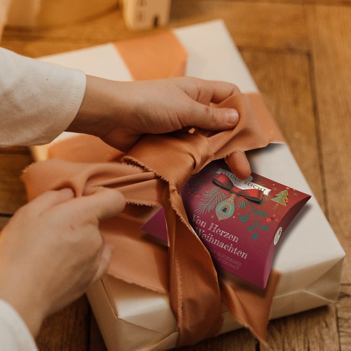 Lumière porte-bonheur / Dans le coffret cadeau avec un nœud découpé 🎀 / Chaleureusement / Joyeux Noël du fond du cœur / VE 15