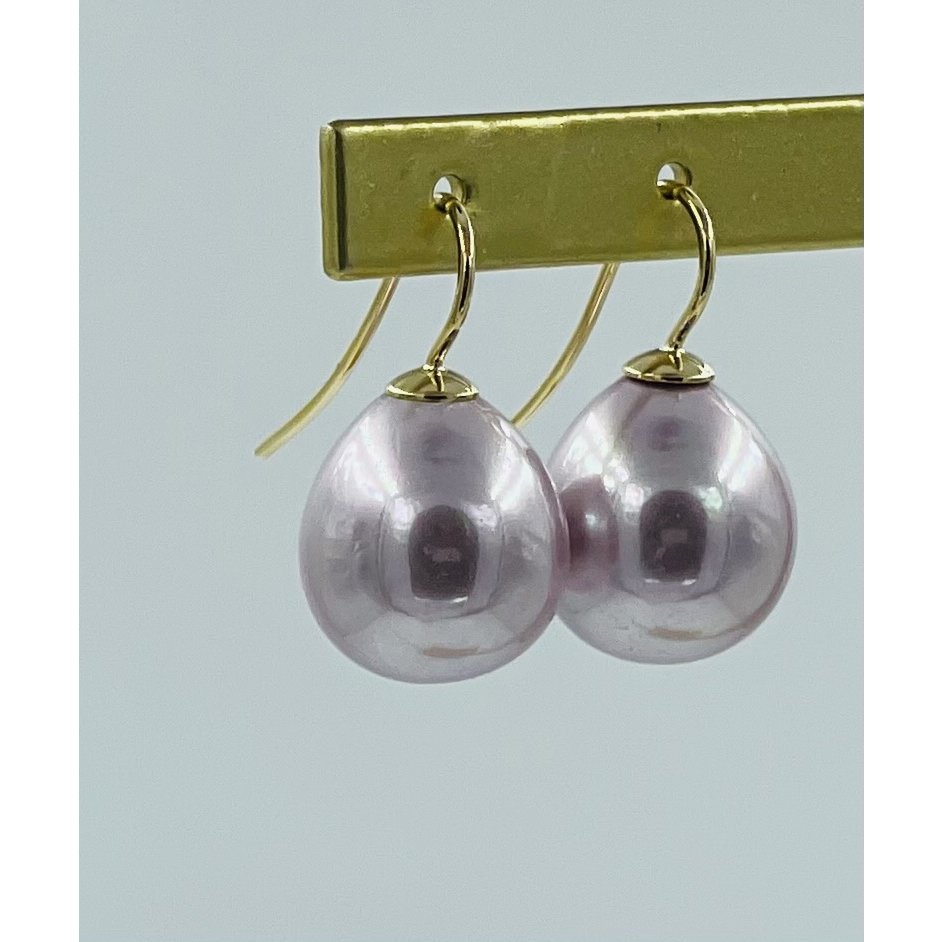 Pearl earrings classic in the color pink