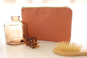 Alna gold zipped pouch