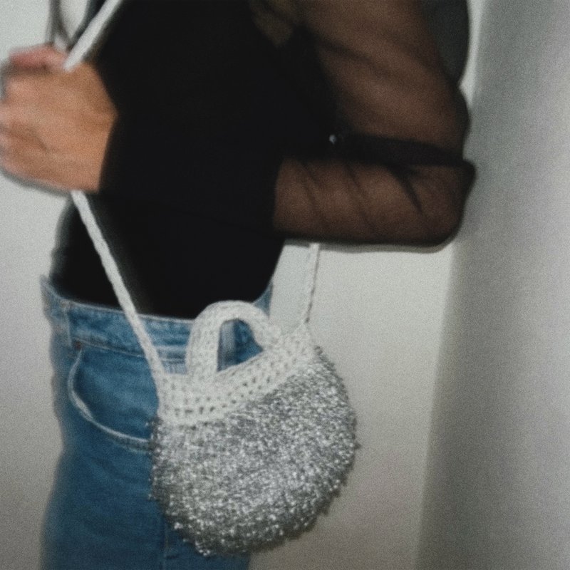 “Pebble metallic” handcrafted clutch with crossbody strap gold