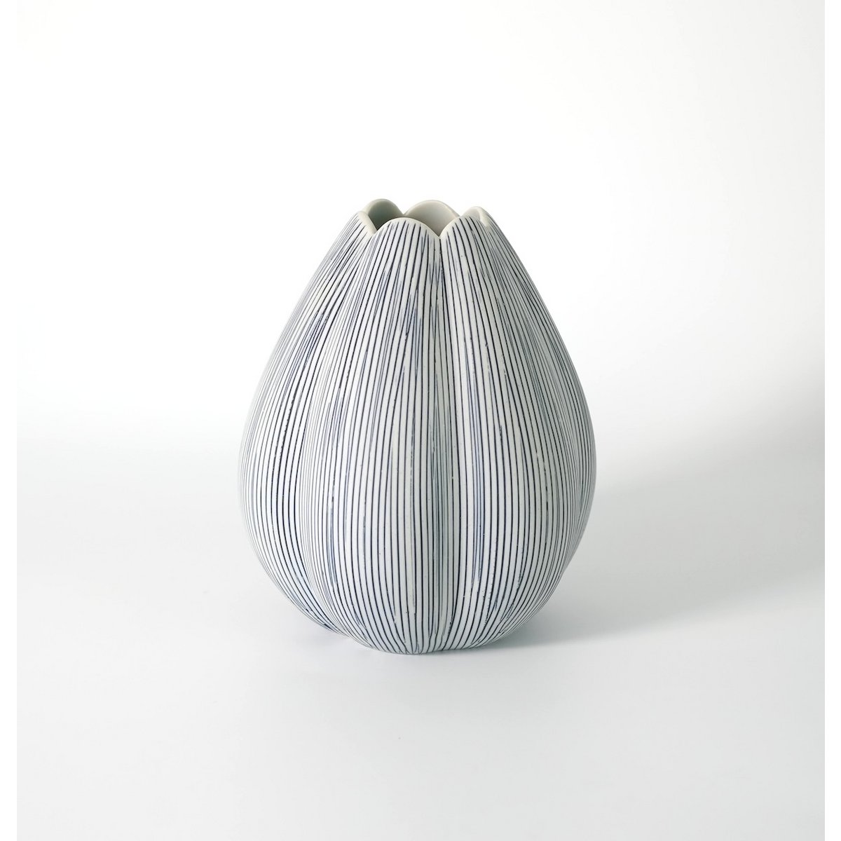 Handgefertigte Tulipé-Vase – Blue Line
