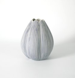 Handgefertigte Tulipé-Vase – Blue Line