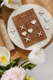 Personalised wooden favor| Tic tac toe wedding game| rustic wedding gift| noughts and crosses table decoration| Mr and Mrs wedding decor