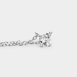 Silver necklace with zirconia mounted on 4 claws