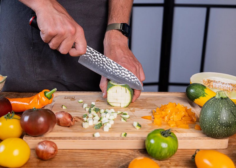 Cuchillo - Santoku con bambú Saya y caja de bambú - Hoja de 180 mm
