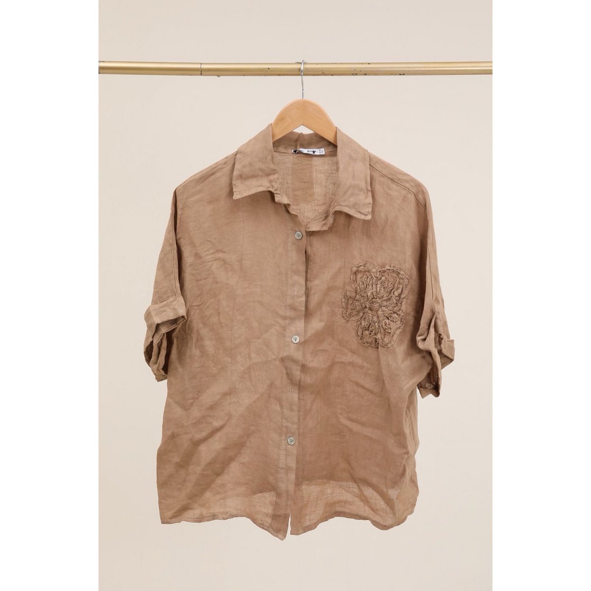Shirt with a linen flower Ref. 20341