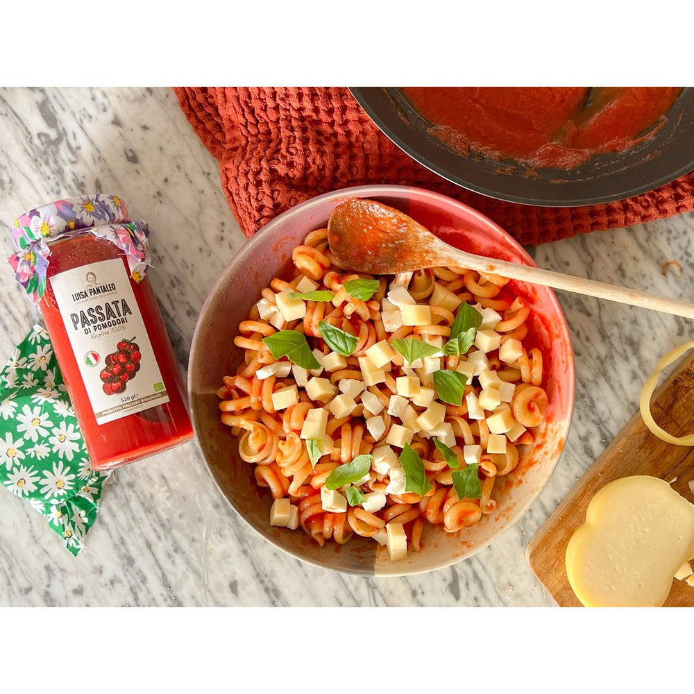 Luisa Pantaleo Organic Regina Tomato Puree, made in Italy