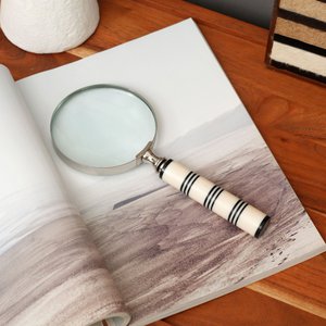 Classic Magnifying Glass with Striped Resin Handle