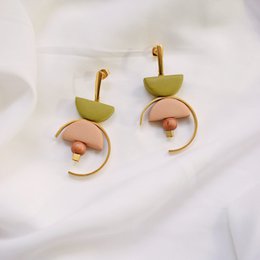 Contrast in nude and olive green