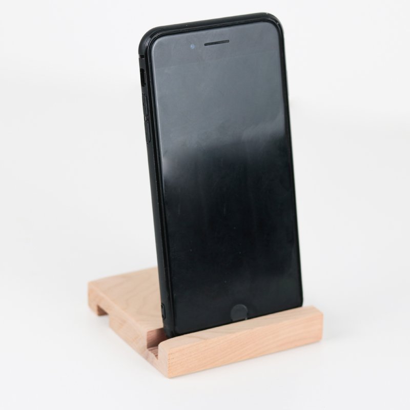 Handy- oder Tablet-Halterung aus Massivholz