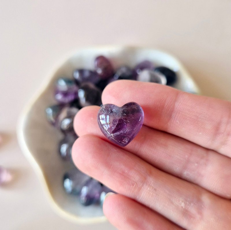 Mini Gemstone Heart Backstone - Fluorite (1.5 cm) for Crystal Confetti