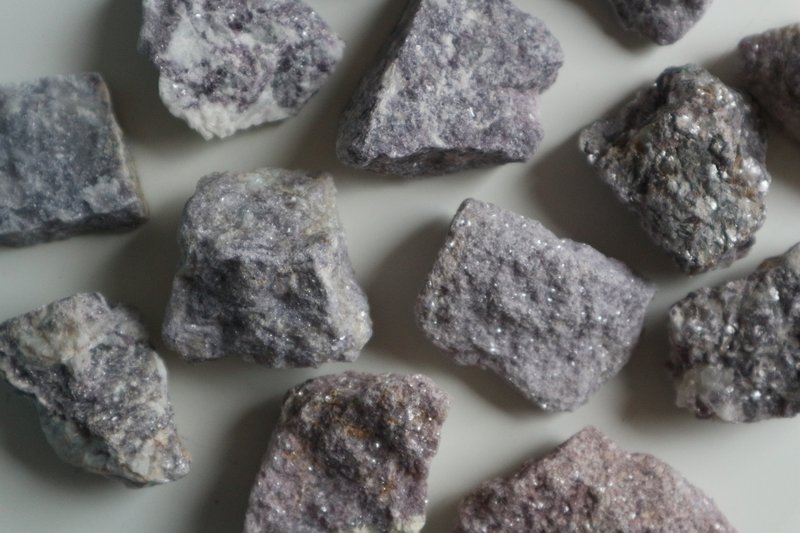 Rough Lepidolite chunks M