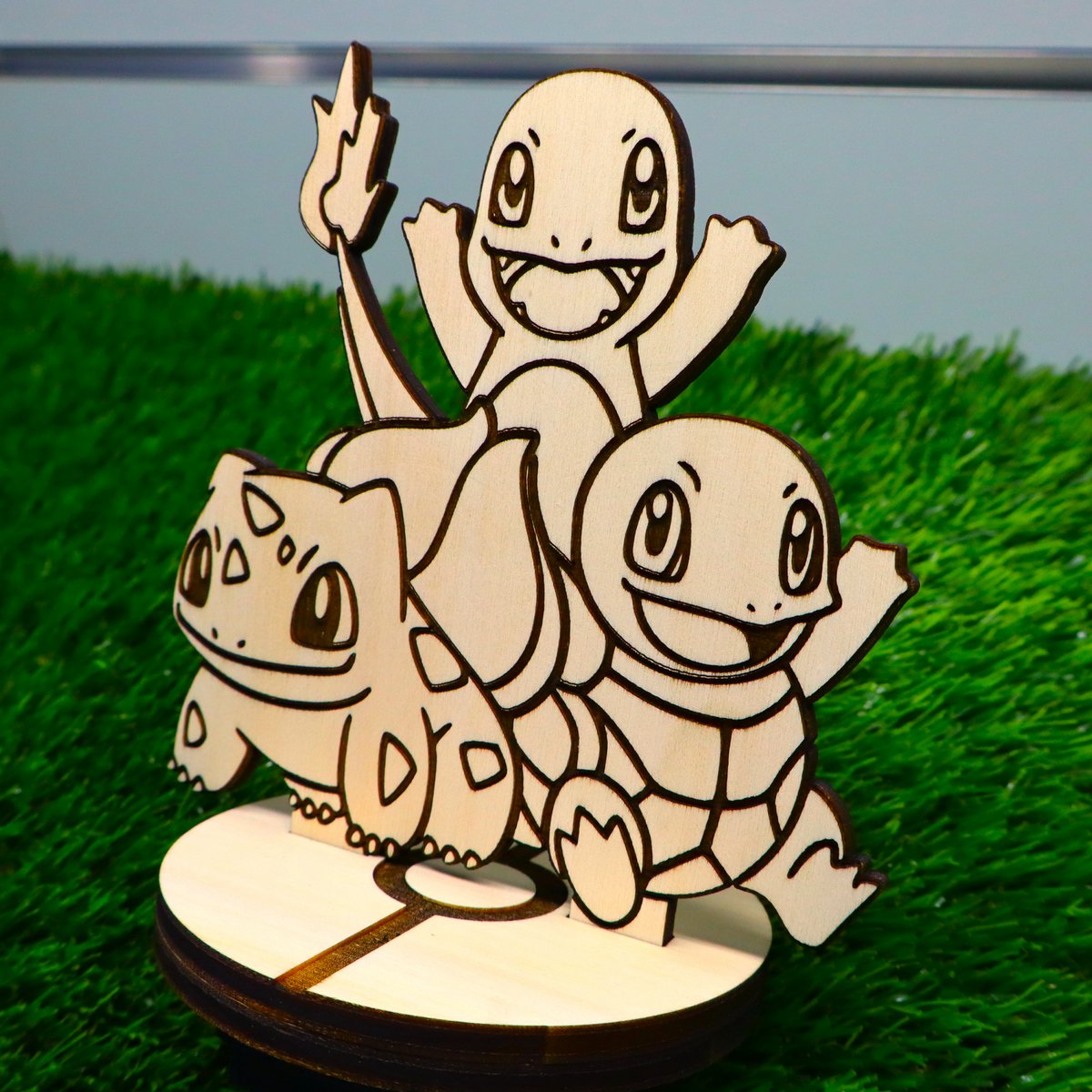 Farbige Holzstatue von Pokémon, Charmander, Bulbasaur und Squirtle, Geek -Geschenk, Nerd Room Housewarming