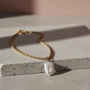 AURORA - Necklace with baroque pearls