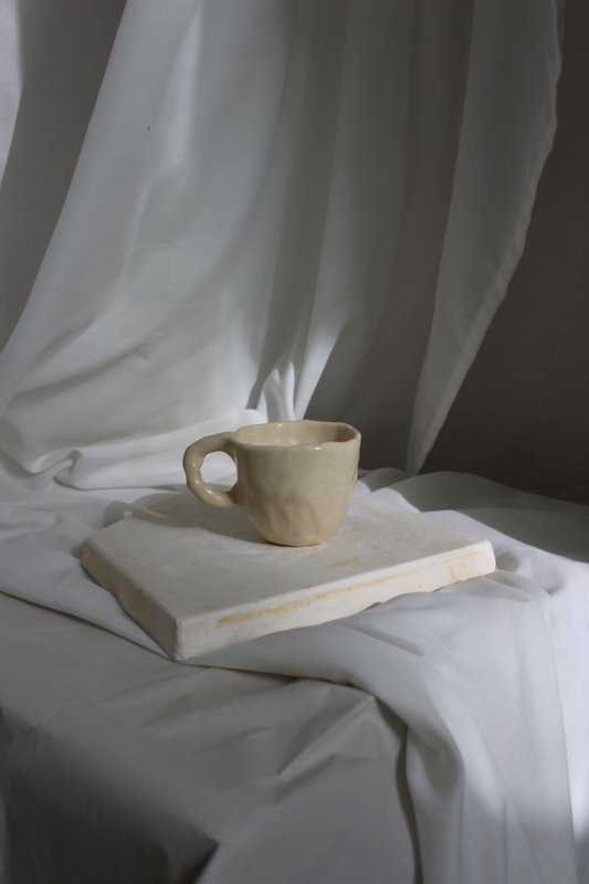Ręcznie robione kubki ceramiczne
