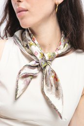 Beige and pink square silk twill scarf with floral pattern, measuring 65cm x 65cm.