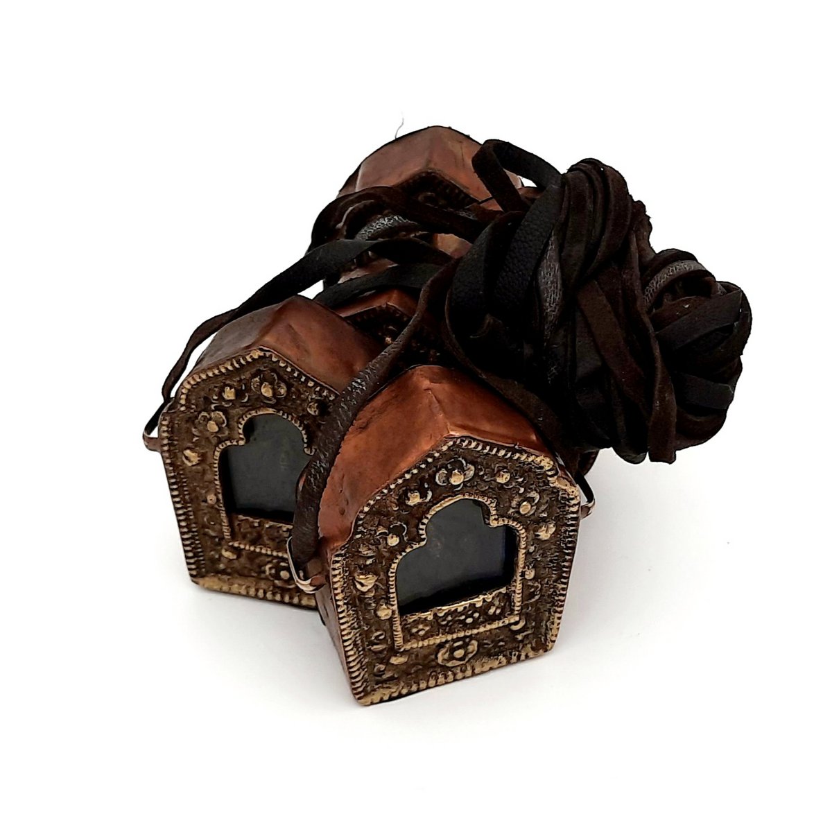 Amulet Holder | statue