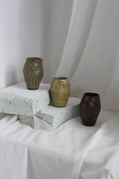 Vase en céramique rustique unique fait à la main