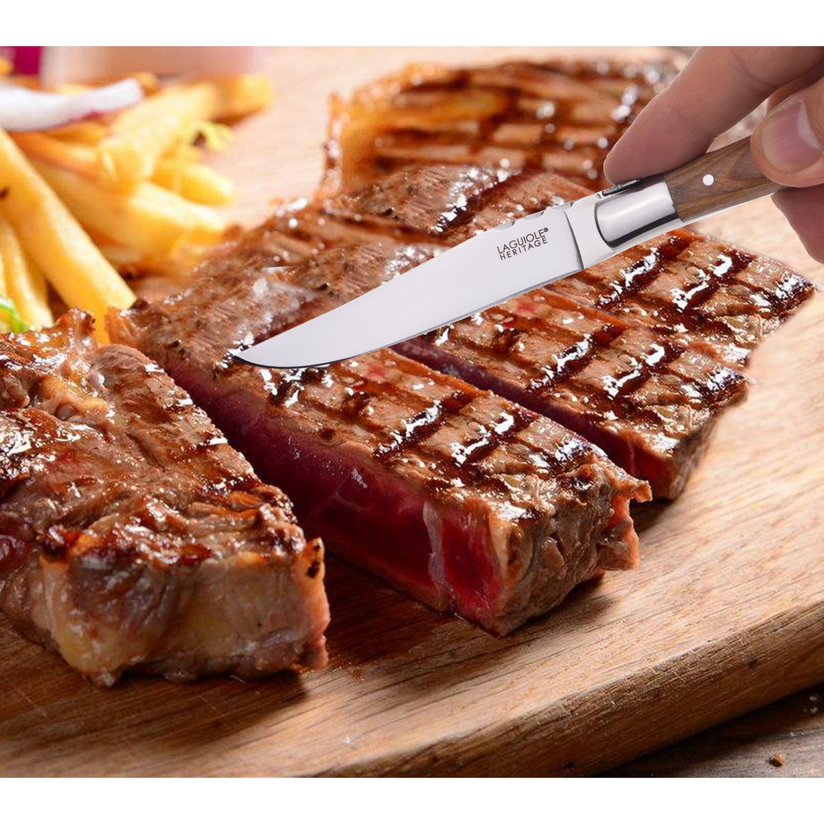 Box of 6 steak knives - Pakka wood handle in 3 assorted shades - Stainless steel - Cardboard gift box with brand history - Style and comfort of use - Very resistant