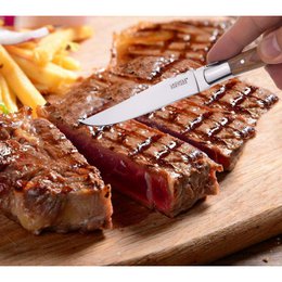 Box of 6 steak knives - Pakka wood handle in 3 assorted shades - Stainless steel - Cardboard gift box with brand history - Style and comfort of use - Very resistant