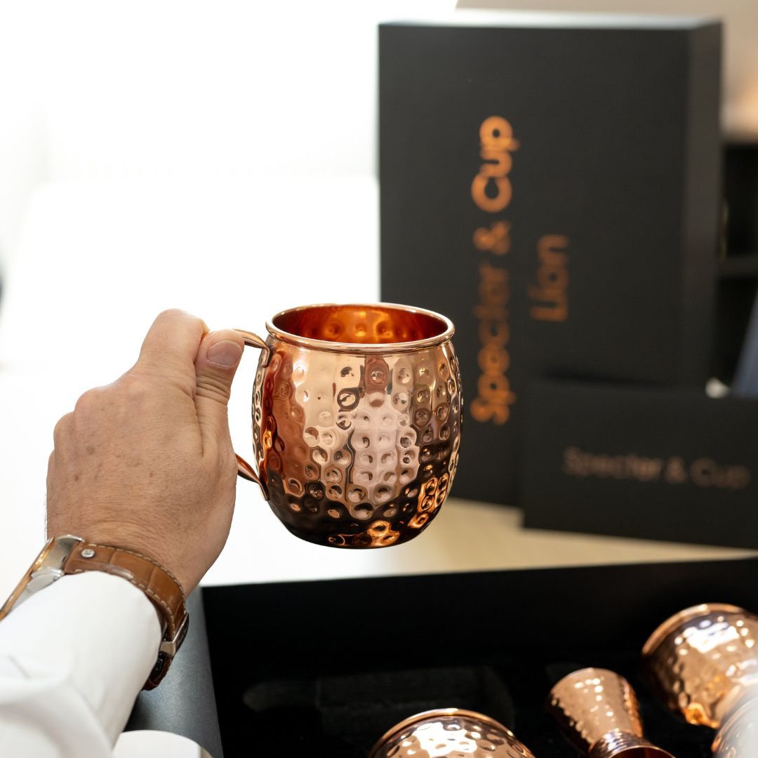 Ensemble de tasses en cuivre Líon - 4x tasses Moscow Mule (500 ml) + ensemble d'accessoires 6 pièces