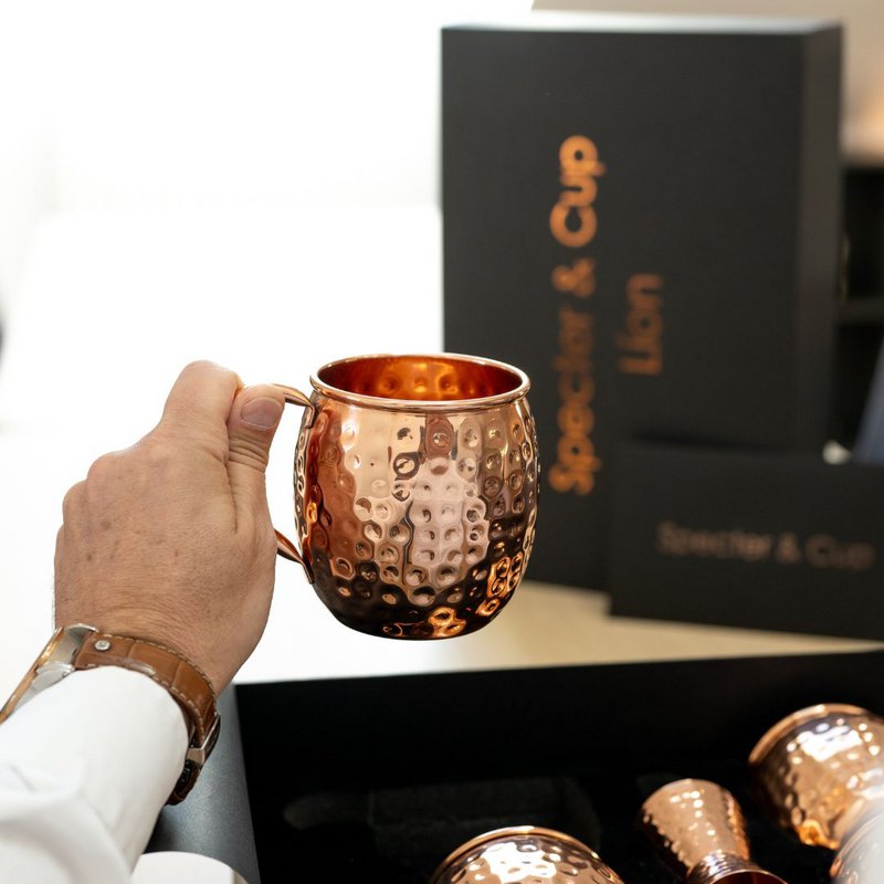 Líon kobberkrussæt - 4x Moscow Mule krus (500 ml) + 6-delt tilbehørssæt
